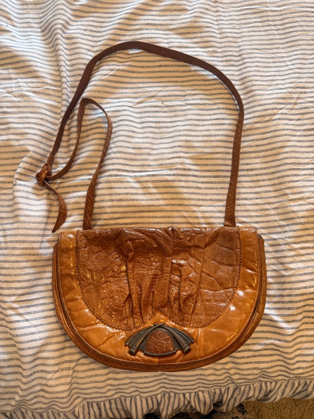 Vintage Sharif USA Brown Embossed Leather Crossbody Bag Croc‎ Texture